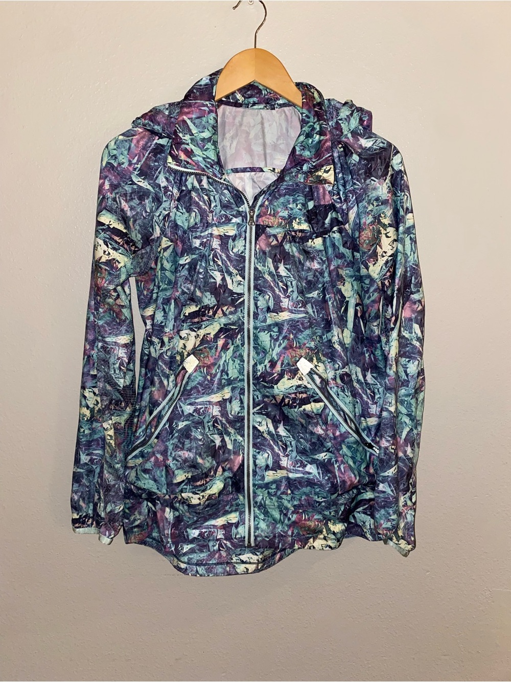 Lululemon Miss Misty Jacket II Iridescent Abstract Print Windbreaker Size 6